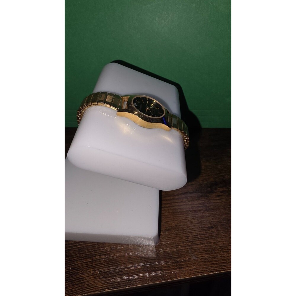 Armitron Womens Gold Tone Quartz - Picture 2 of 4